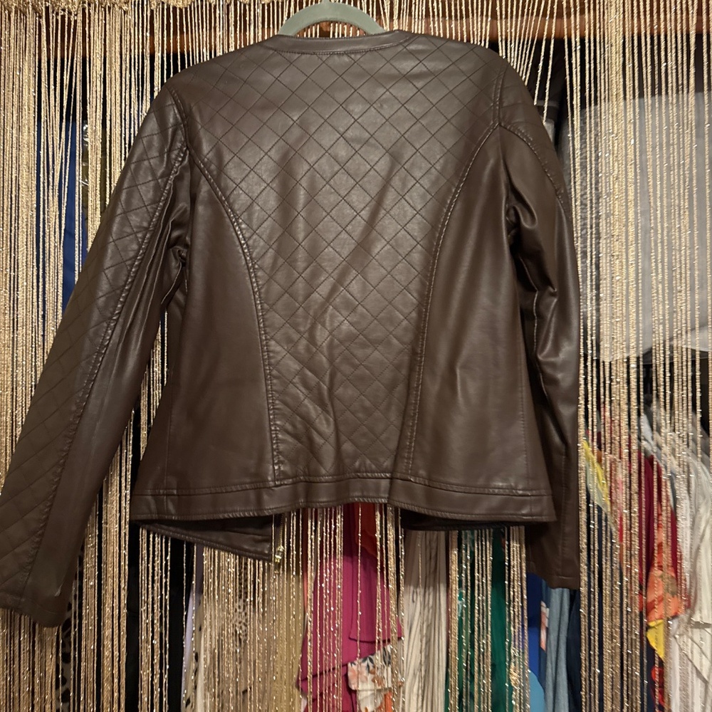 Leather jacket - Picture 4 of 6